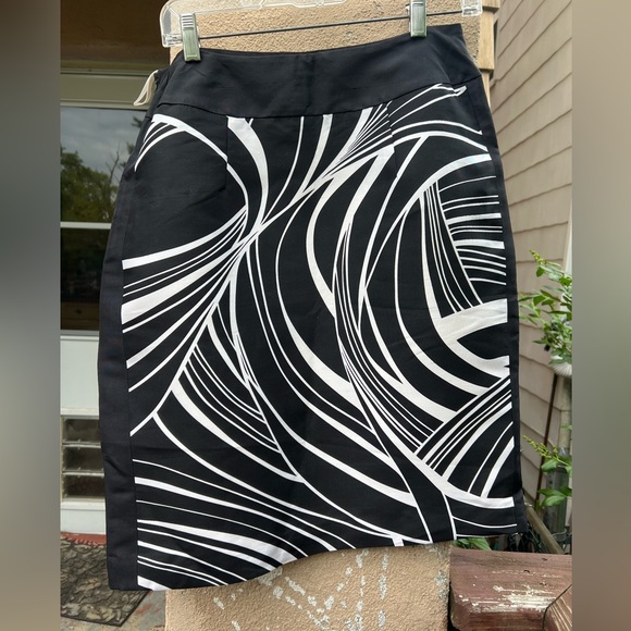 Elements G black and white print skirt - Picture 1 of 5